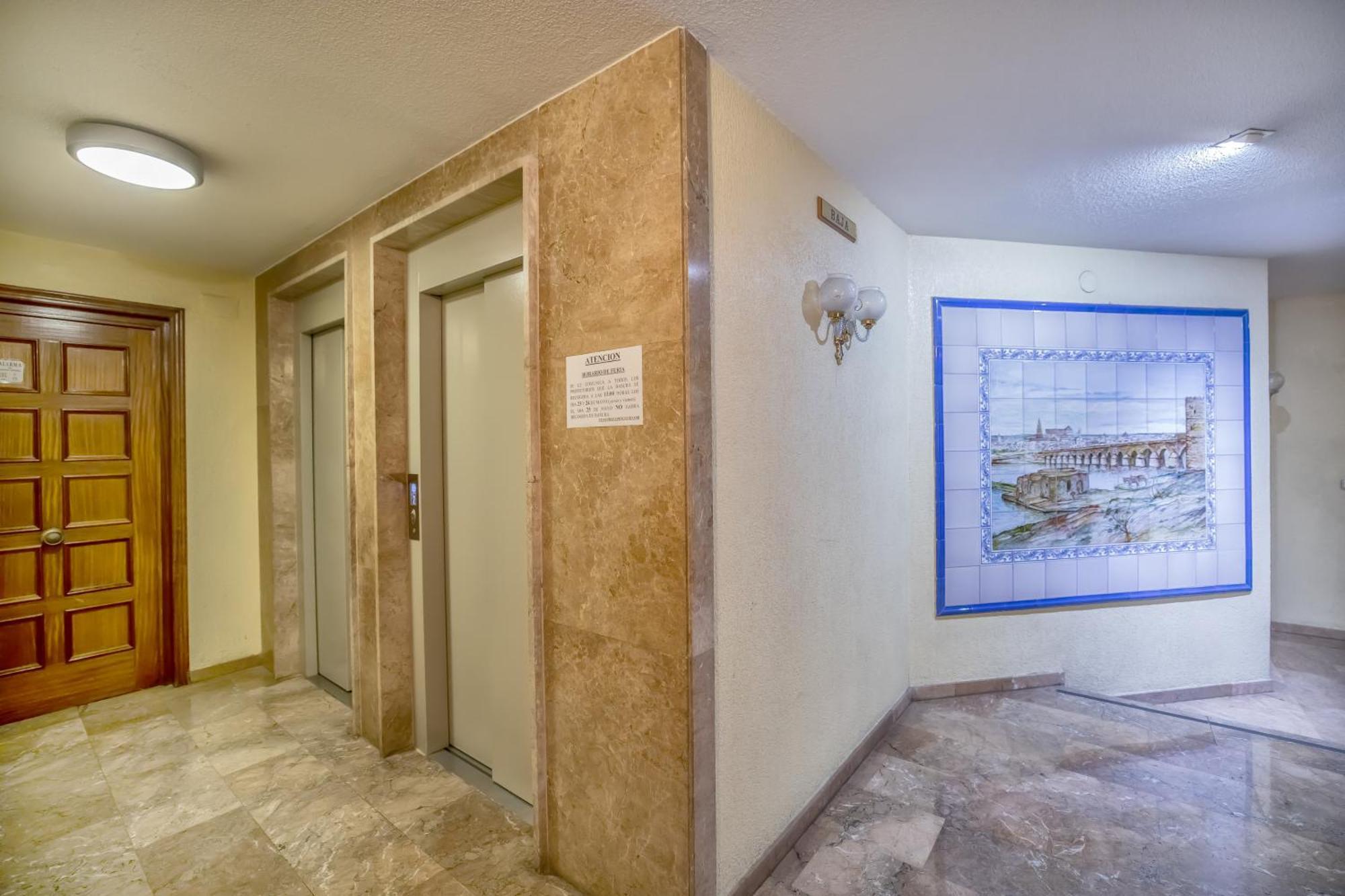 R & T Cordoba Center Apartamentos - Parking Εξωτερικό φωτογραφία